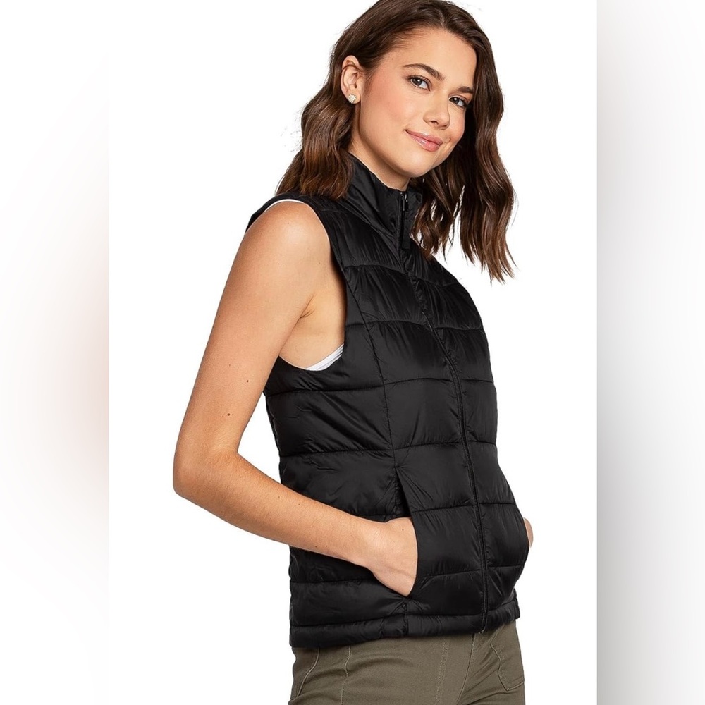 Love tree, medium black ultralight, packable vest new with tags
